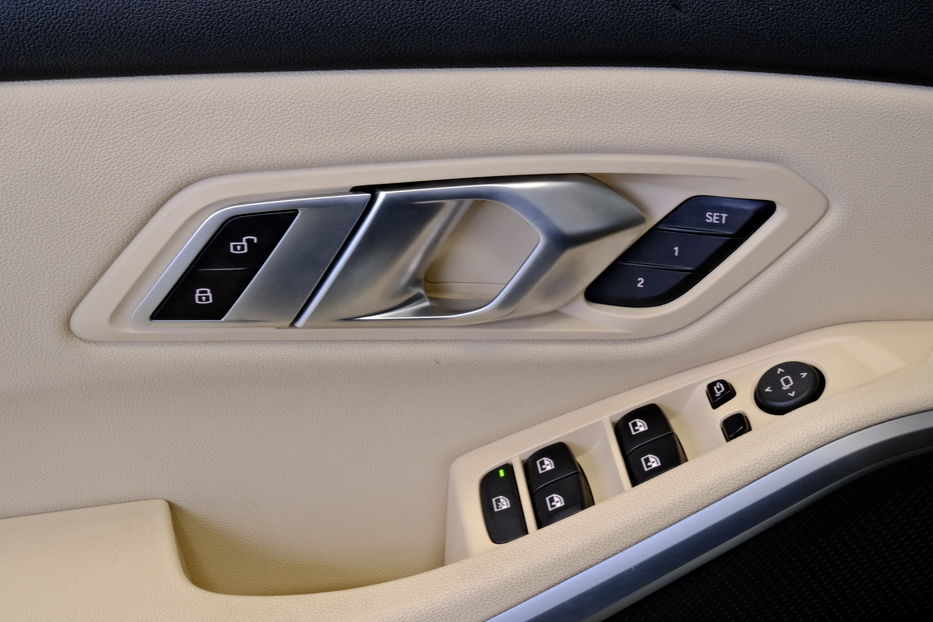 Продам BMW 330 2020 года в Одессе