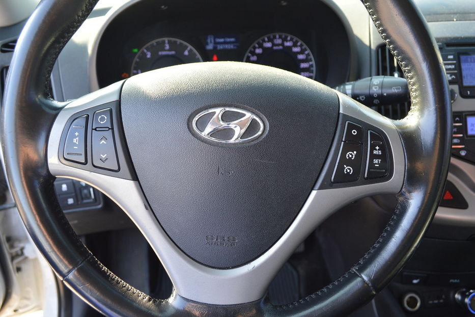 Продам Hyundai i30  2011 года в Одессе