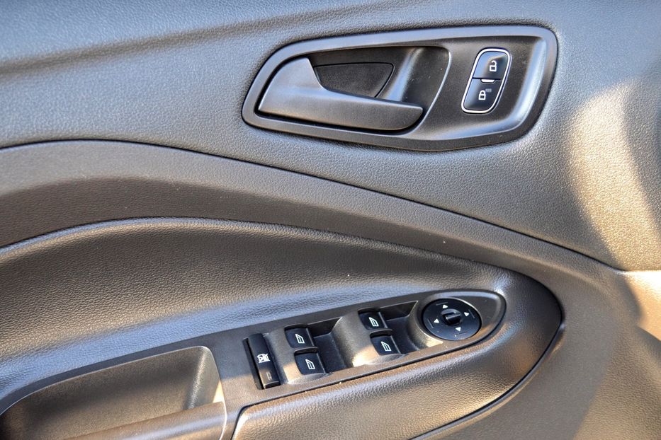 Продам Ford Escape 2017 года в Одессе