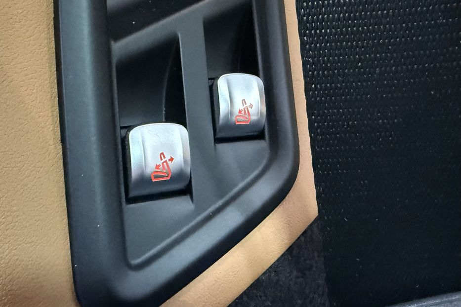 Продам BMW X7 40d Steptronic xDrive 2024 года в Киеве