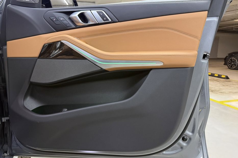 Продам BMW X7 40d Steptronic xDrive 2024 года в Киеве