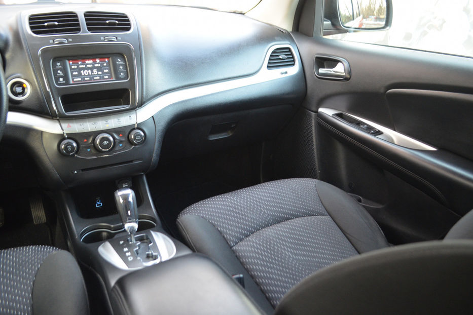 Продам Dodge Journey 2.4 AT (170 к.с.) 2018 года в Киеве