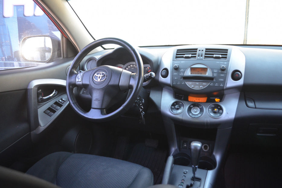 Продам Toyota Rav 4 2.0i AT (152 к.с.) 4WD 2007 года в Киеве