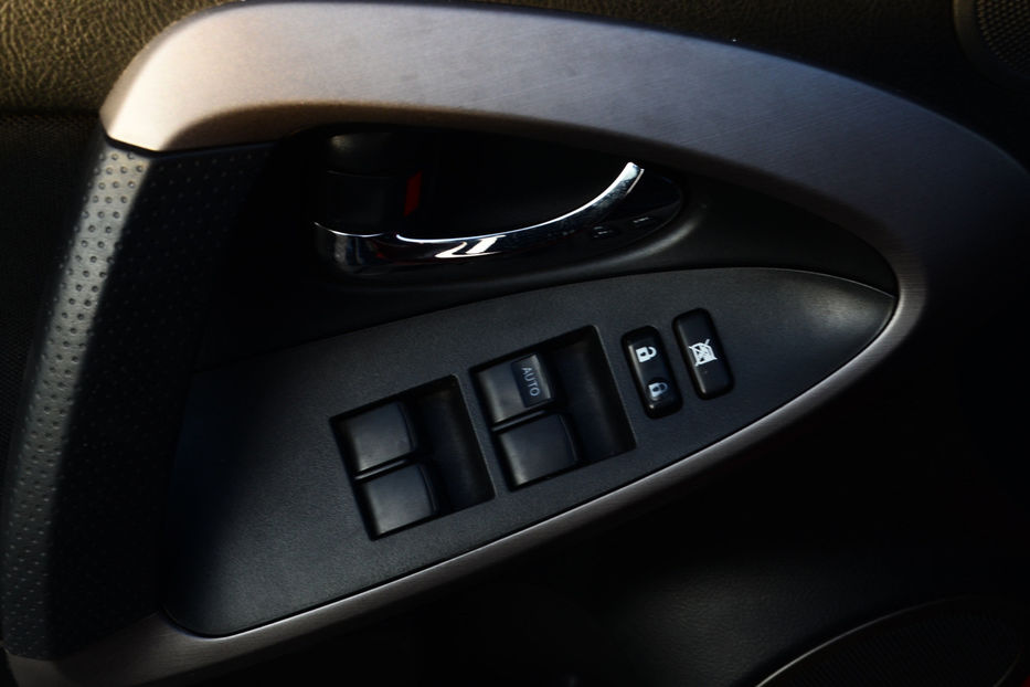 Продам Toyota Rav 4 2.0i AT (152 к.с.) 4WD 2007 года в Киеве