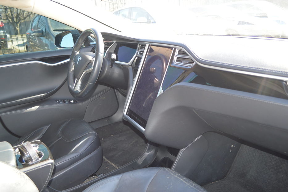 Продам Tesla Model S 2015 года в Одессе