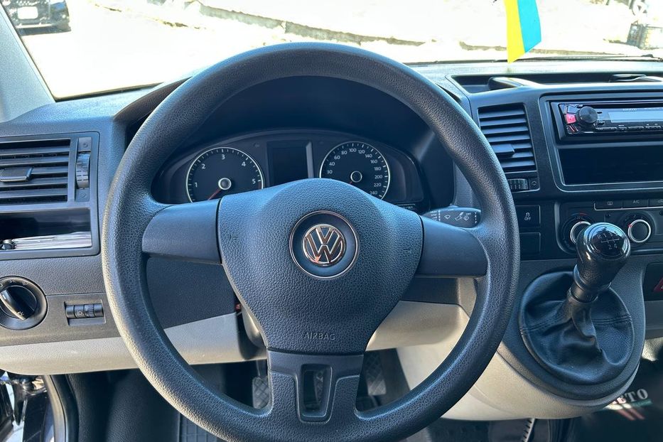 Продам Volkswagen T5 (Transporter) пасс. 2015 года в Черновцах