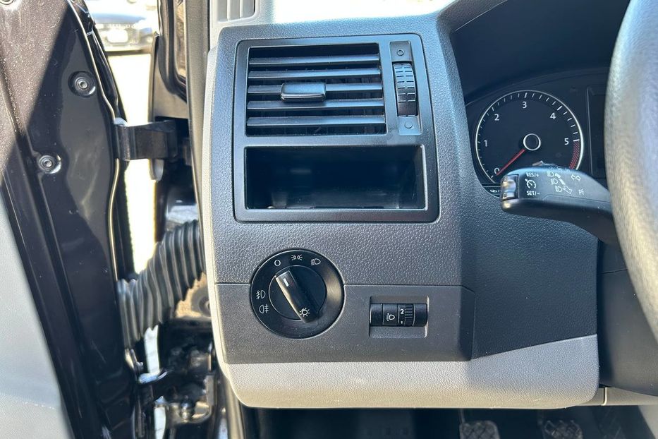 Продам Volkswagen T5 (Transporter) пасс. 2015 года в Черновцах