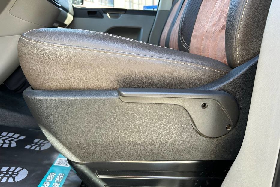 Продам Volkswagen T5 (Transporter) пасс. 2015 года в Черновцах