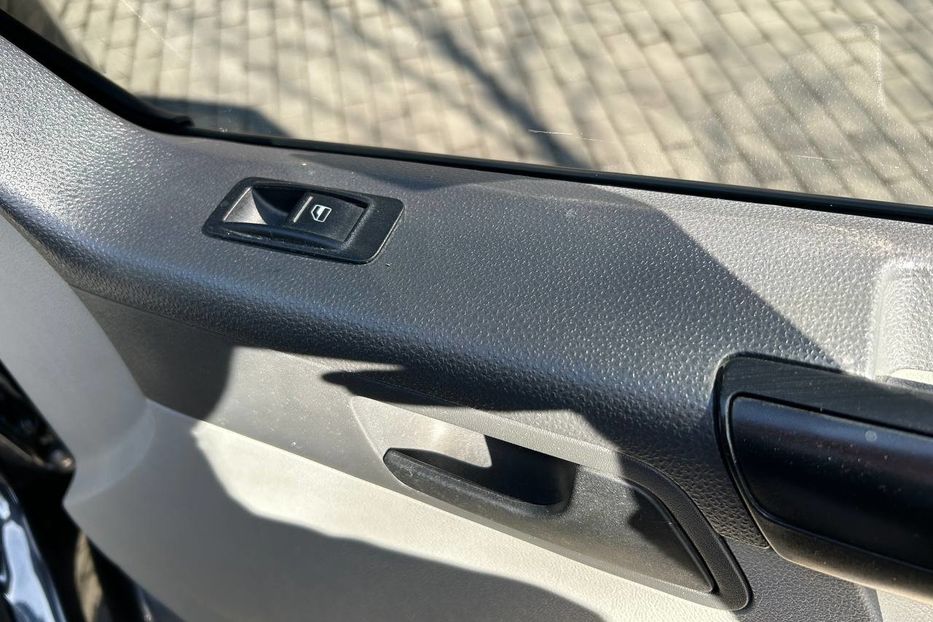 Продам Volkswagen T5 (Transporter) пасс. 2015 года в Черновцах