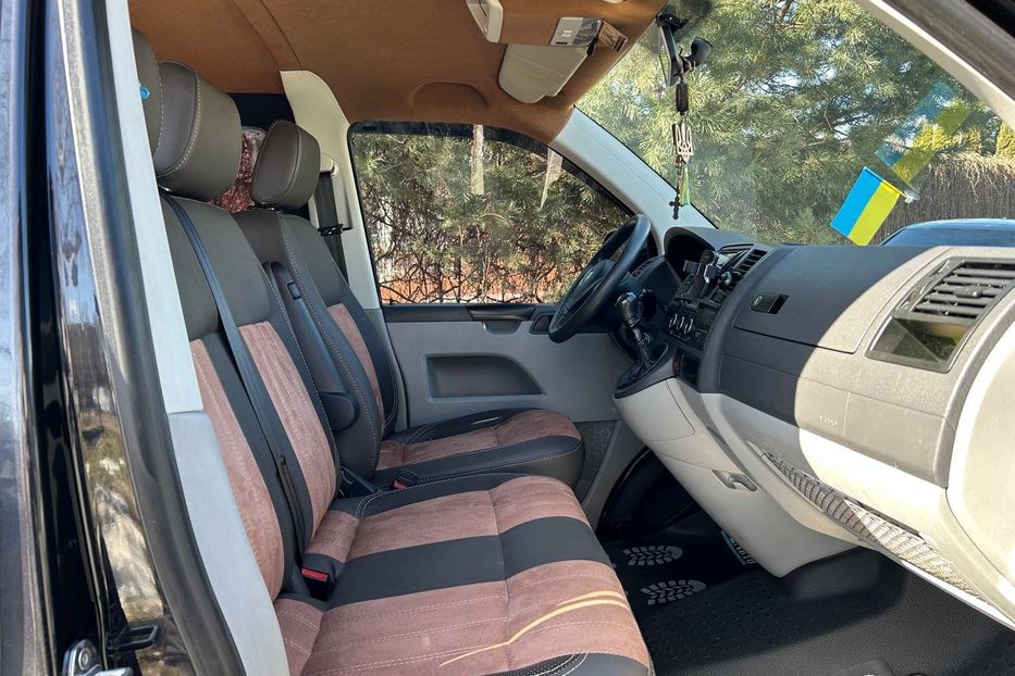 Продам Volkswagen T5 (Transporter) пасс. 2015 года в Черновцах