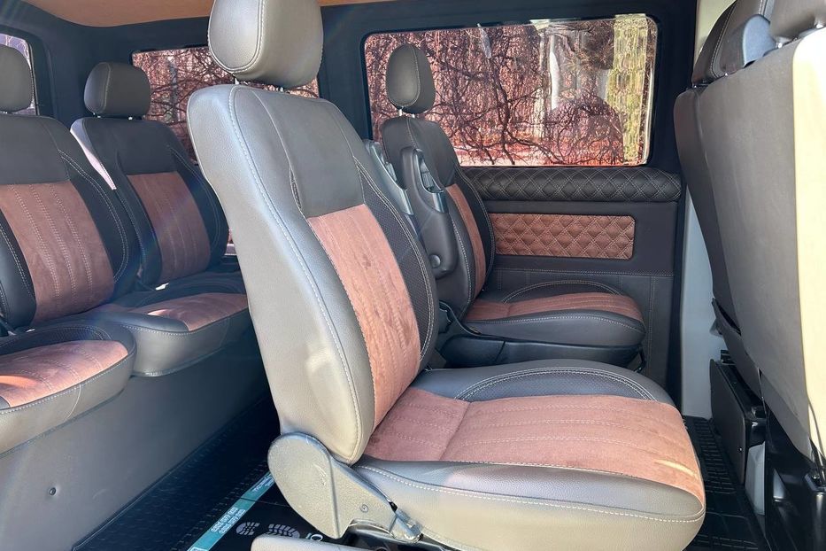 Продам Volkswagen T5 (Transporter) пасс. 2015 года в Черновцах