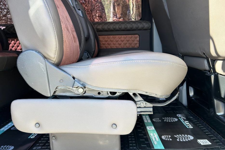 Продам Volkswagen T5 (Transporter) пасс. 2015 года в Черновцах