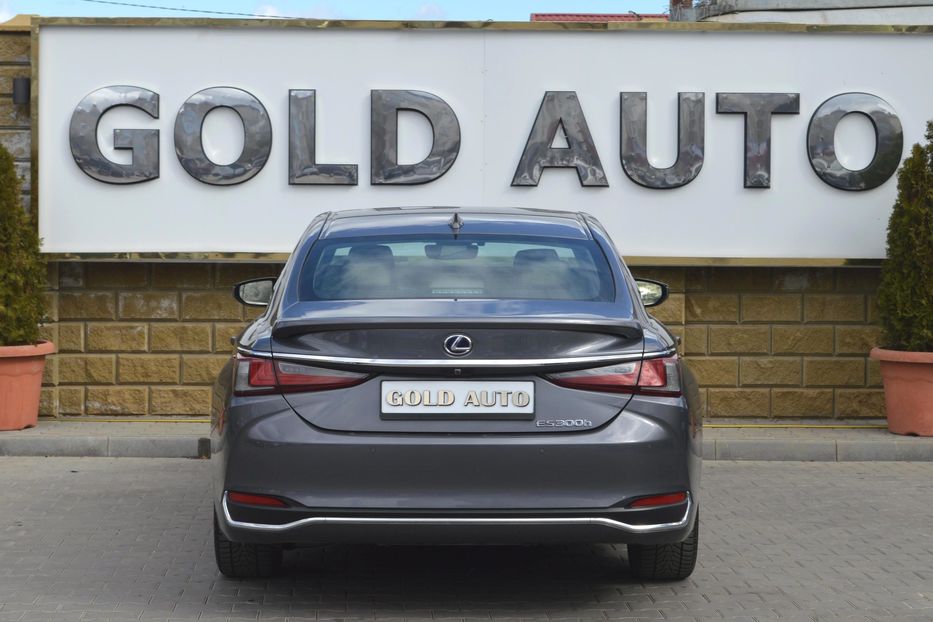 Продам Lexus ES 300 Hybrid 2019 года в Одессе
