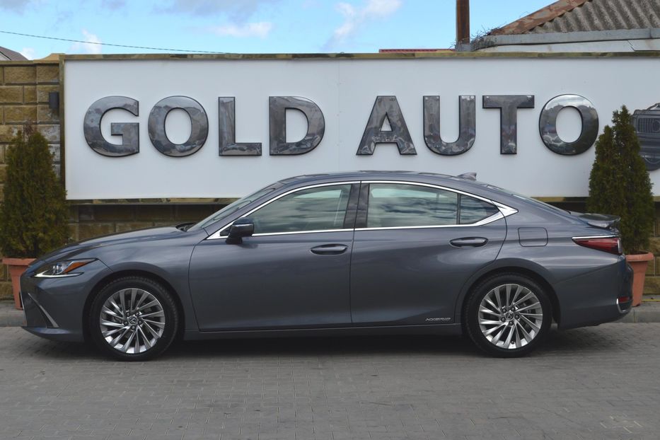 Продам Lexus ES 300 Hybrid 2019 года в Одессе