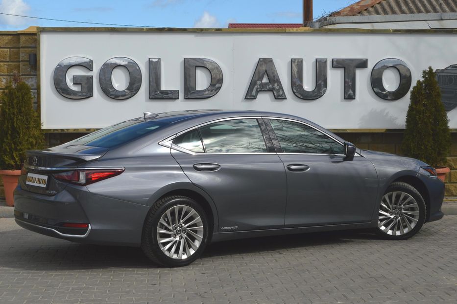 Продам Lexus ES 300 Hybrid 2019 года в Одессе