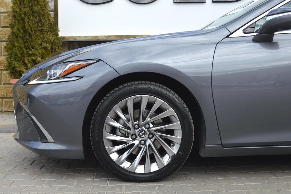 Продам Lexus ES 300 Hybrid 2019 года в Одессе