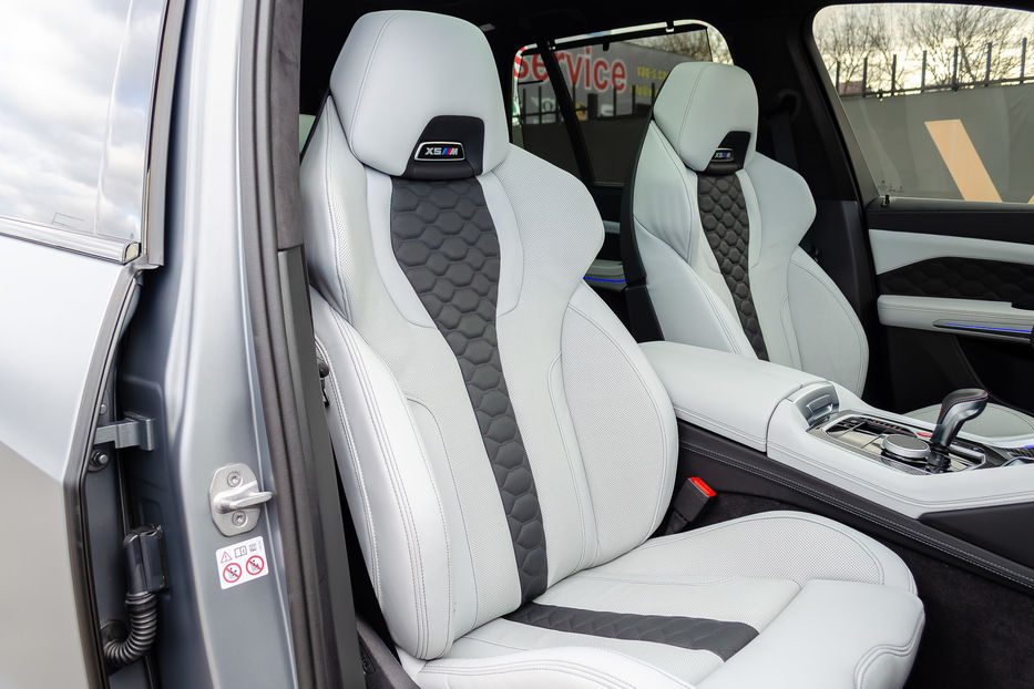 Продам BMW X5 M Competition 2024 года в Киеве