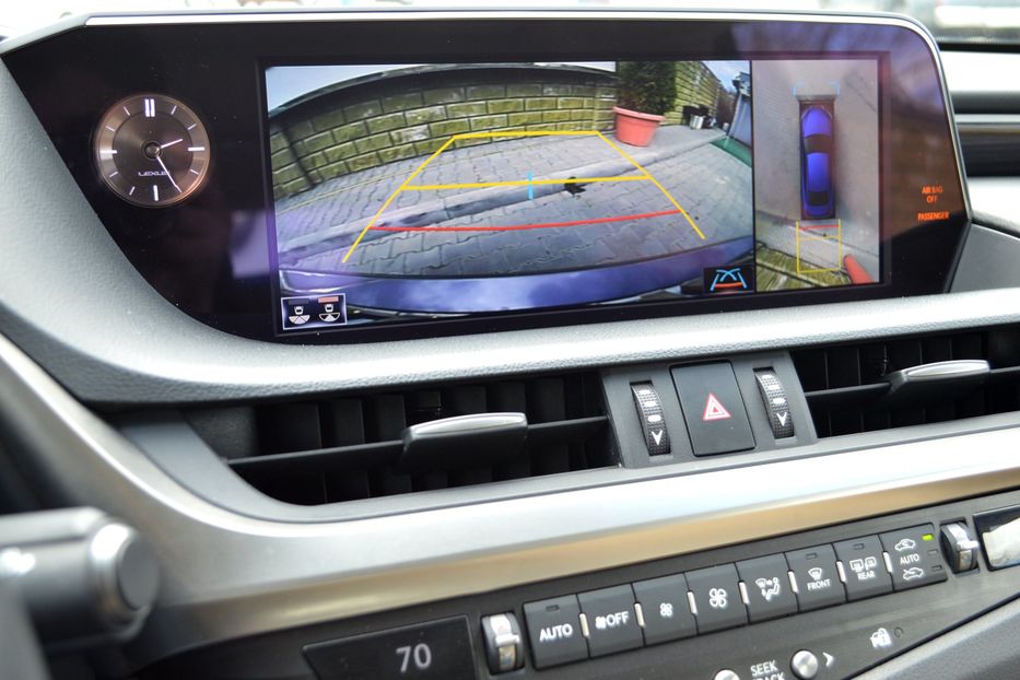 Продам Lexus ES 300 Hybrid 2019 года в Одессе