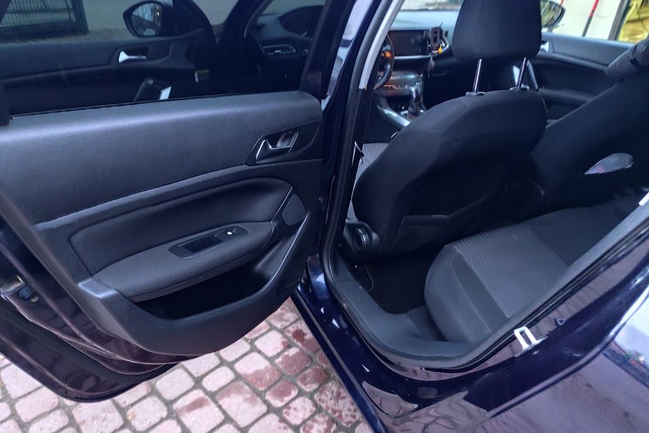 Продам Peugeot 308 2015 года в Львове