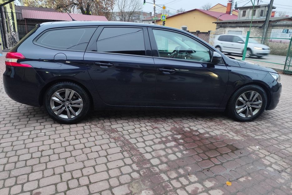 Продам Peugeot 308 2015 года в Львове