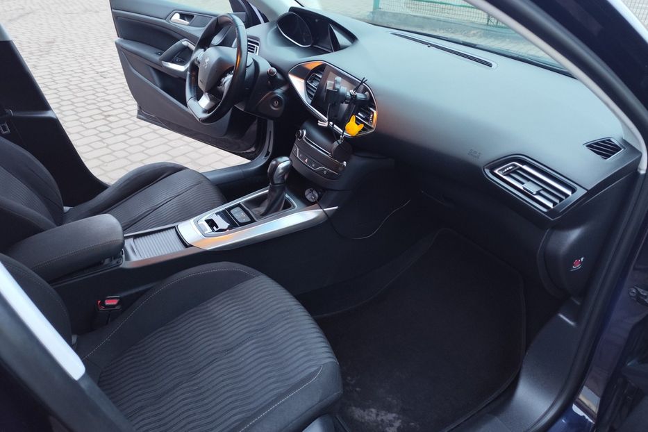 Продам Peugeot 308 2015 года в Львове