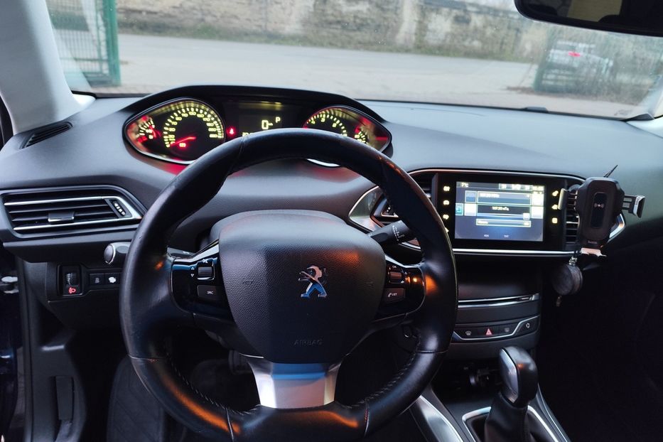 Продам Peugeot 308 2015 года в Львове