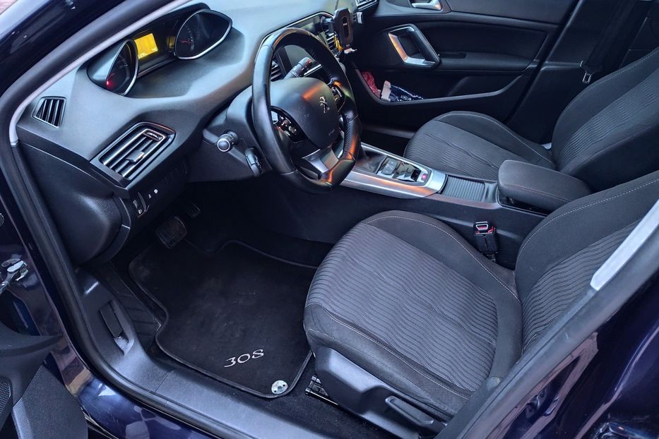 Продам Peugeot 308 2015 года в Львове