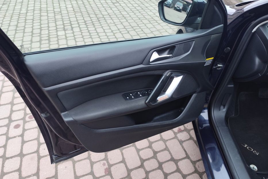 Продам Peugeot 308 2015 года в Львове