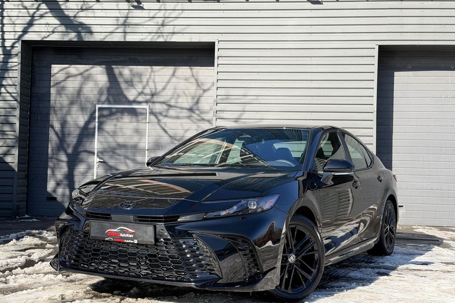 Продам Toyota Camry 80 2.5 HEV SE AWD 2025 года в Киеве