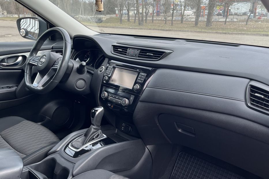 Продам Nissan Rogue Sv Hybrid 2017 года в Николаеве