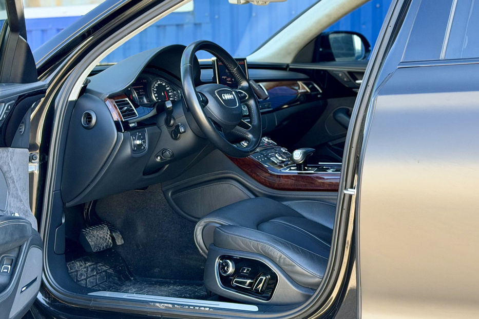 Продам Audi A8 4.0 BiTFSI Long Tiptronic 2013 года в Киеве