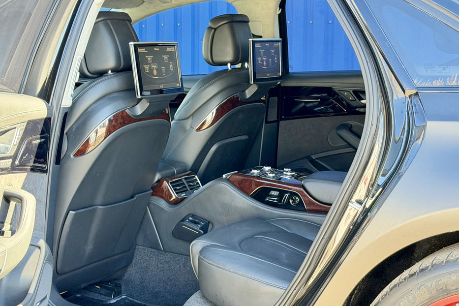 Продам Audi A8 4.0 BiTFSI Long Tiptronic 2013 года в Киеве