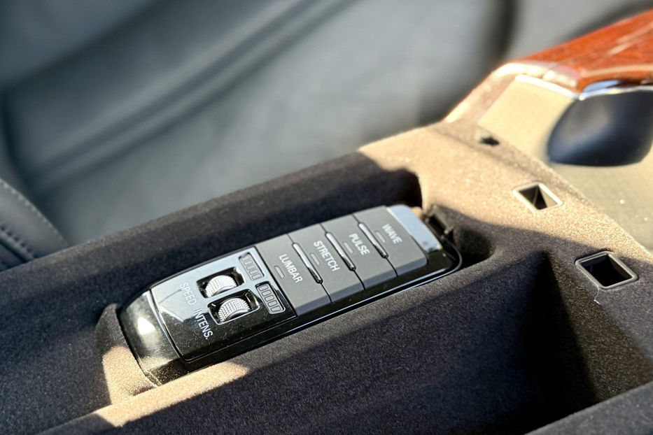 Продам Audi A8 4.0 BiTFSI Long Tiptronic 2013 года в Киеве