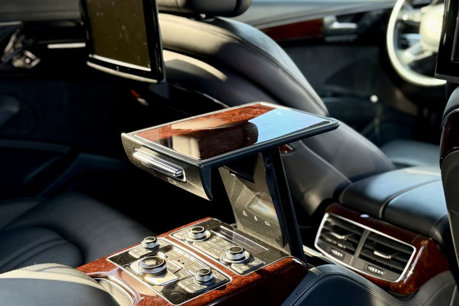 Продам Audi A8 4.0 BiTFSI Long Tiptronic 2013 года в Киеве