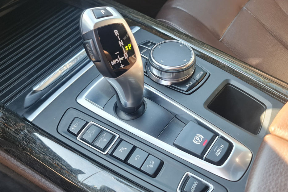 Продам BMW X5 40e Steptronic (313 к.с.) 2017 года в Киеве