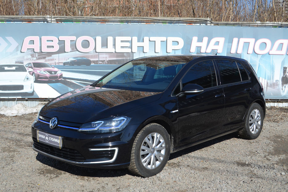 Продам Volkswagen e-Golf 35.8 kWh (136 к.с.) 2020 года в Киеве