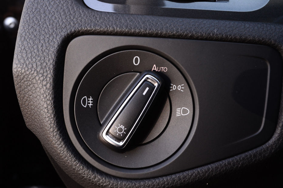 Продам Volkswagen e-Golf 35.8 kWh (136 к.с.) 2020 года в Киеве