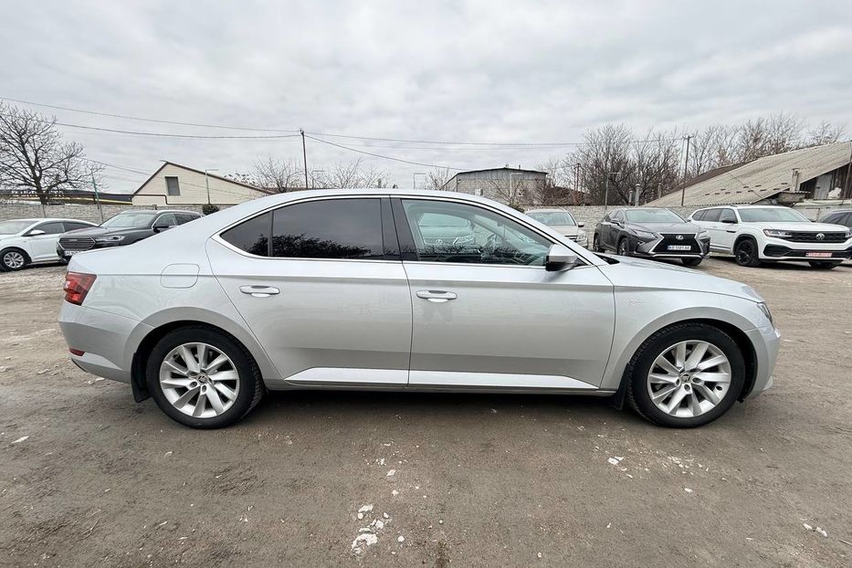 Продам Skoda Superb 2016 года в Днепре