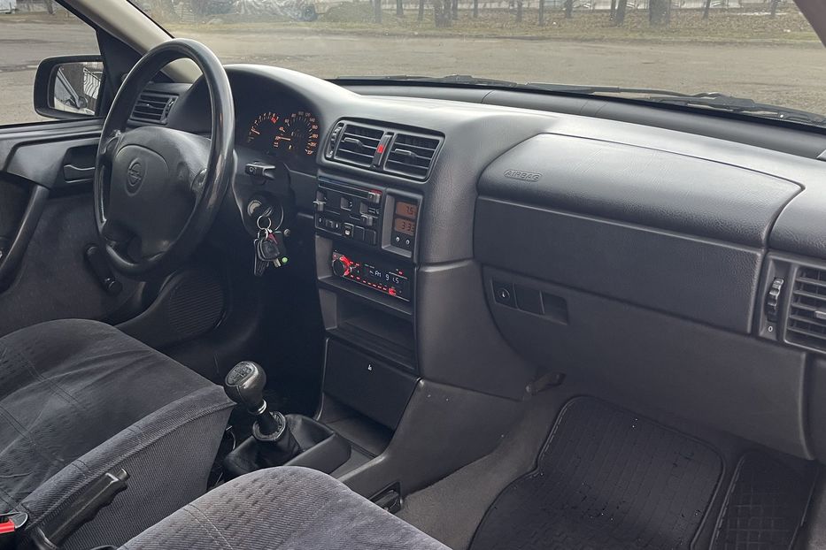 Продам Opel Vectra A 2,0 1994 года в Николаеве