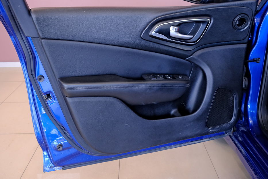 Продам Chrysler 200 2015 года в Одессе