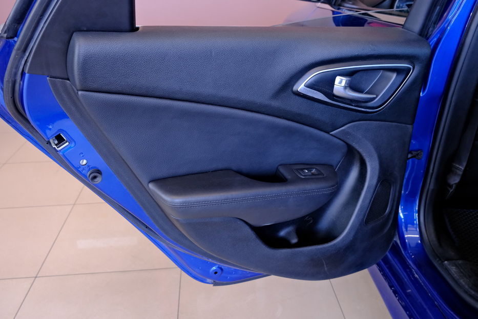 Продам Chrysler 200 2015 года в Одессе