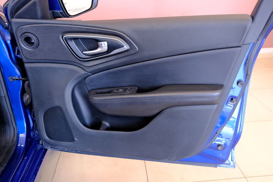 Продам Chrysler 200 2015 года в Одессе