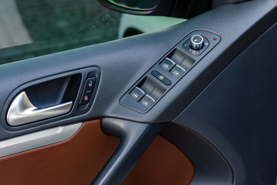 Продам Volkswagen Tiguan 2.0TDI 4Motion 2012 года в Киеве