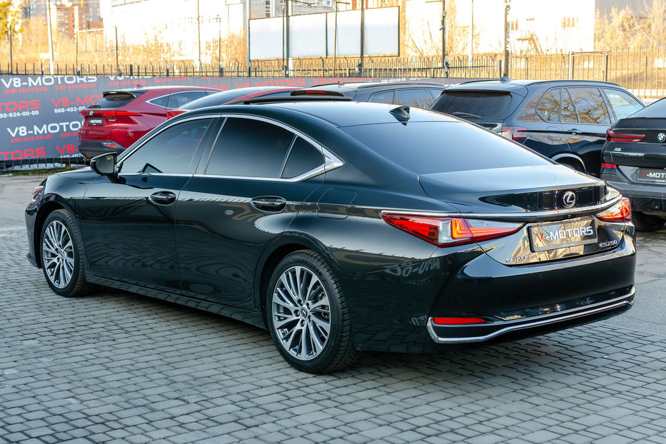 Продам Lexus ES 250 2020 года в Киеве