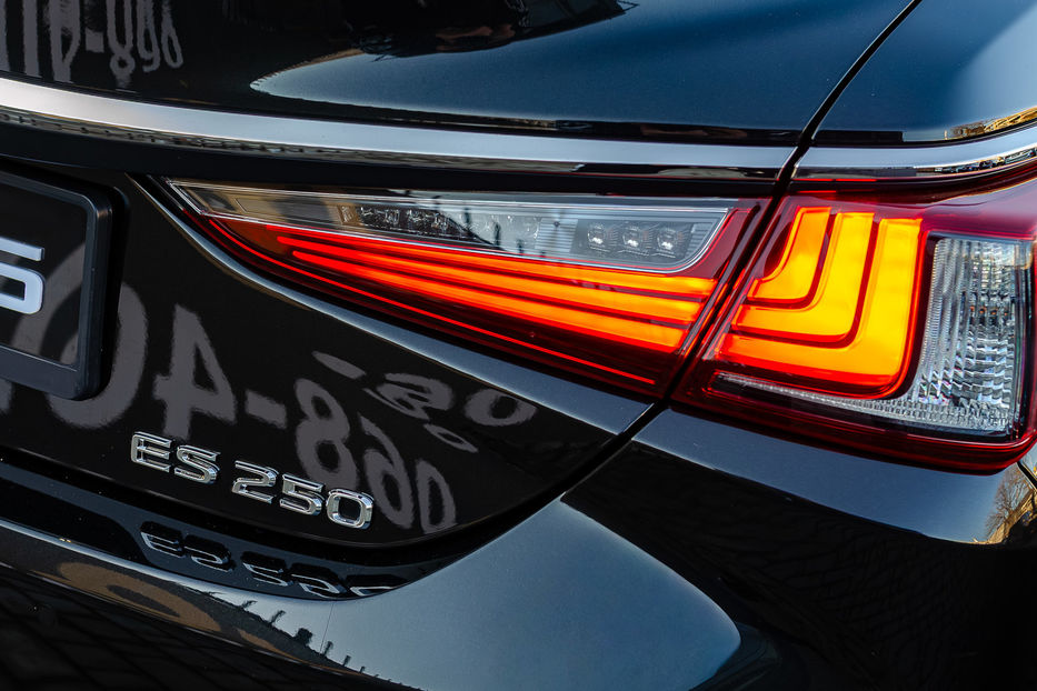Продам Lexus ES 250 2020 года в Киеве