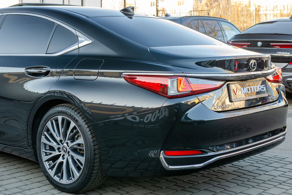 Продам Lexus ES 250 2020 года в Киеве