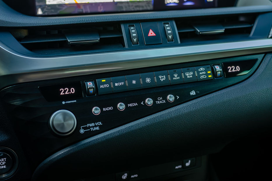 Продам Lexus ES 250 2020 года в Киеве