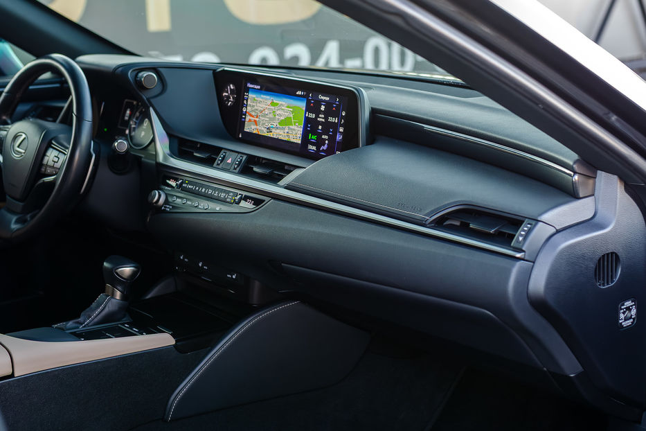 Продам Lexus ES 250 2020 года в Киеве