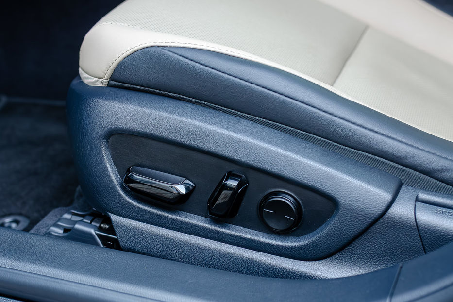 Продам Lexus ES 250 2020 года в Киеве