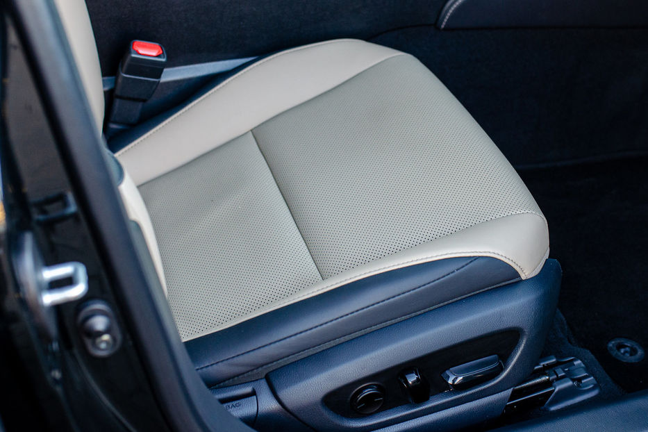 Продам Lexus ES 250 2020 года в Киеве